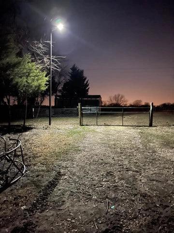 Lampe LED Solaire pour Fermes, Jardins, Commerces et Rues – Murale ou sur Poteau